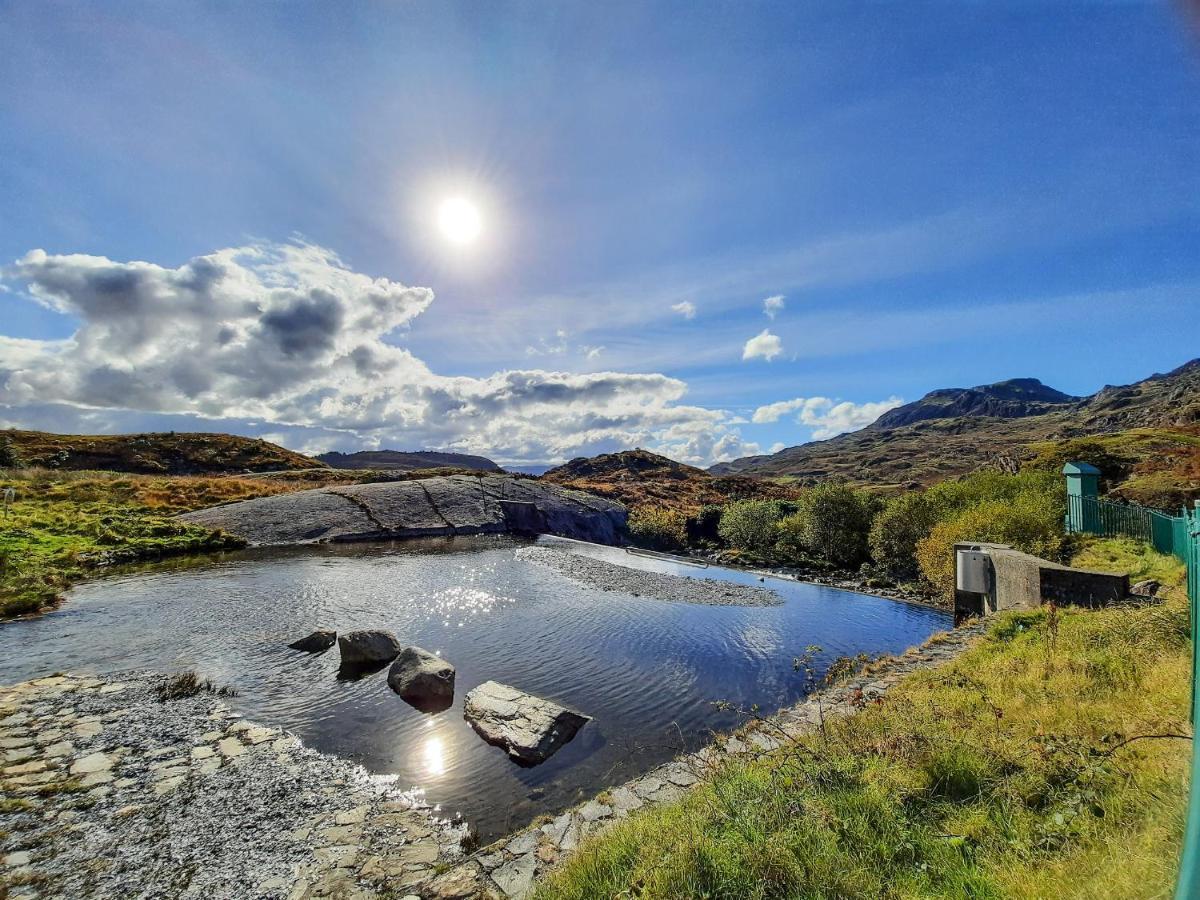 Bwthyn Ger Afon Riverplace Cottage 블레노페스티니오그 외부 사진