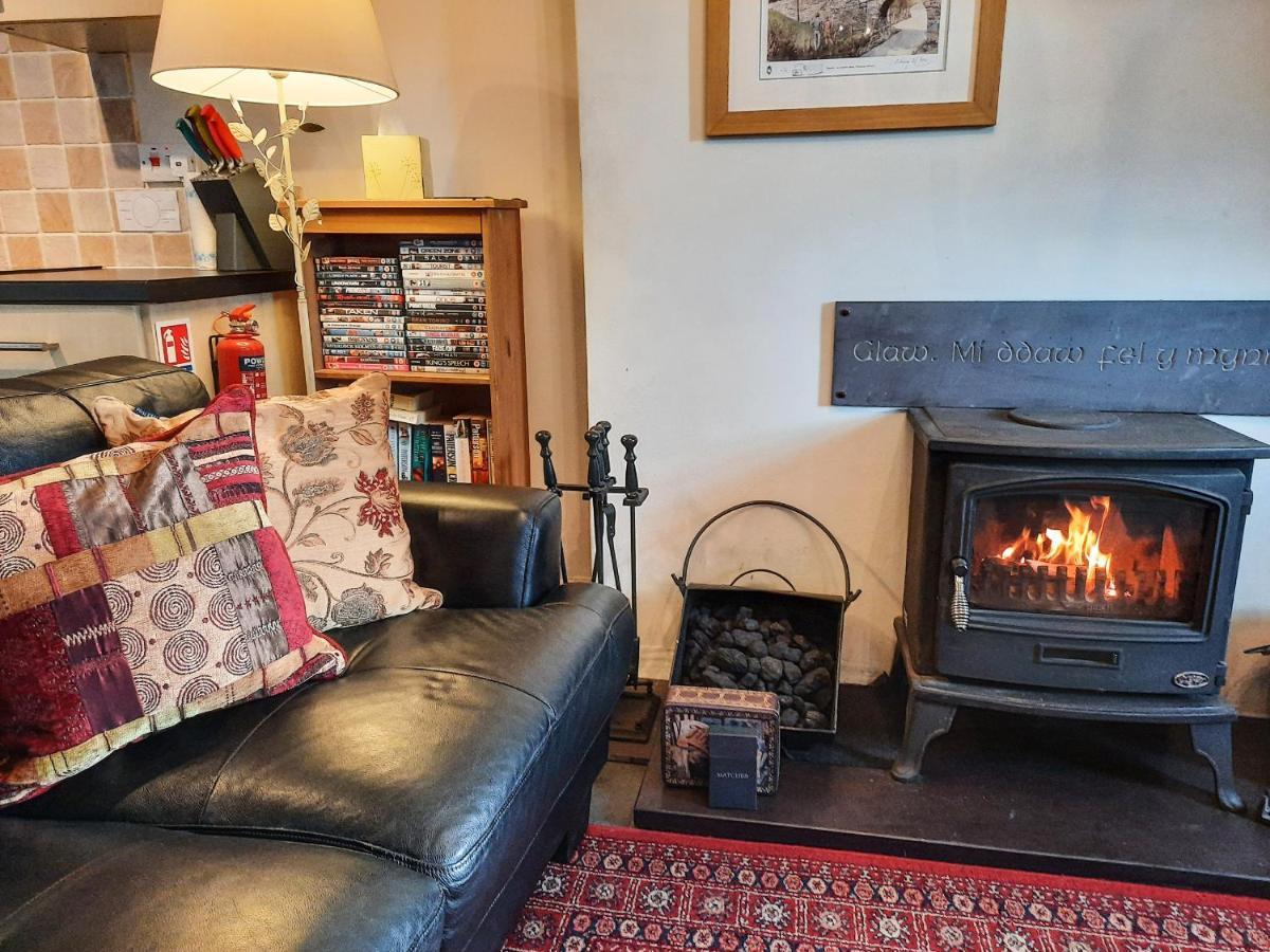 Bwthyn Ger Afon Riverplace Cottage 블레노페스티니오그 외부 사진