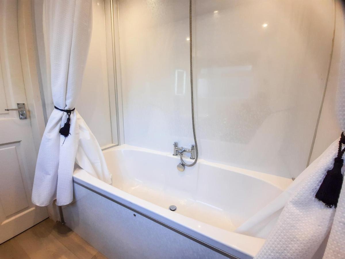 Bwthyn Ger Afon Riverplace Cottage 블레노페스티니오그 외부 사진