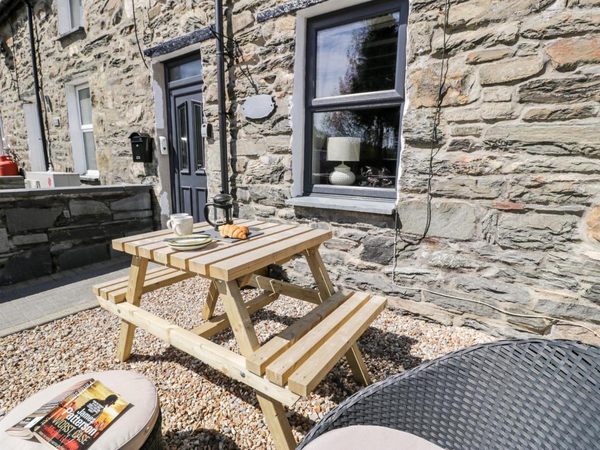 Bwthyn Ger Afon Riverplace Cottage 블레노페스티니오그 외부 사진