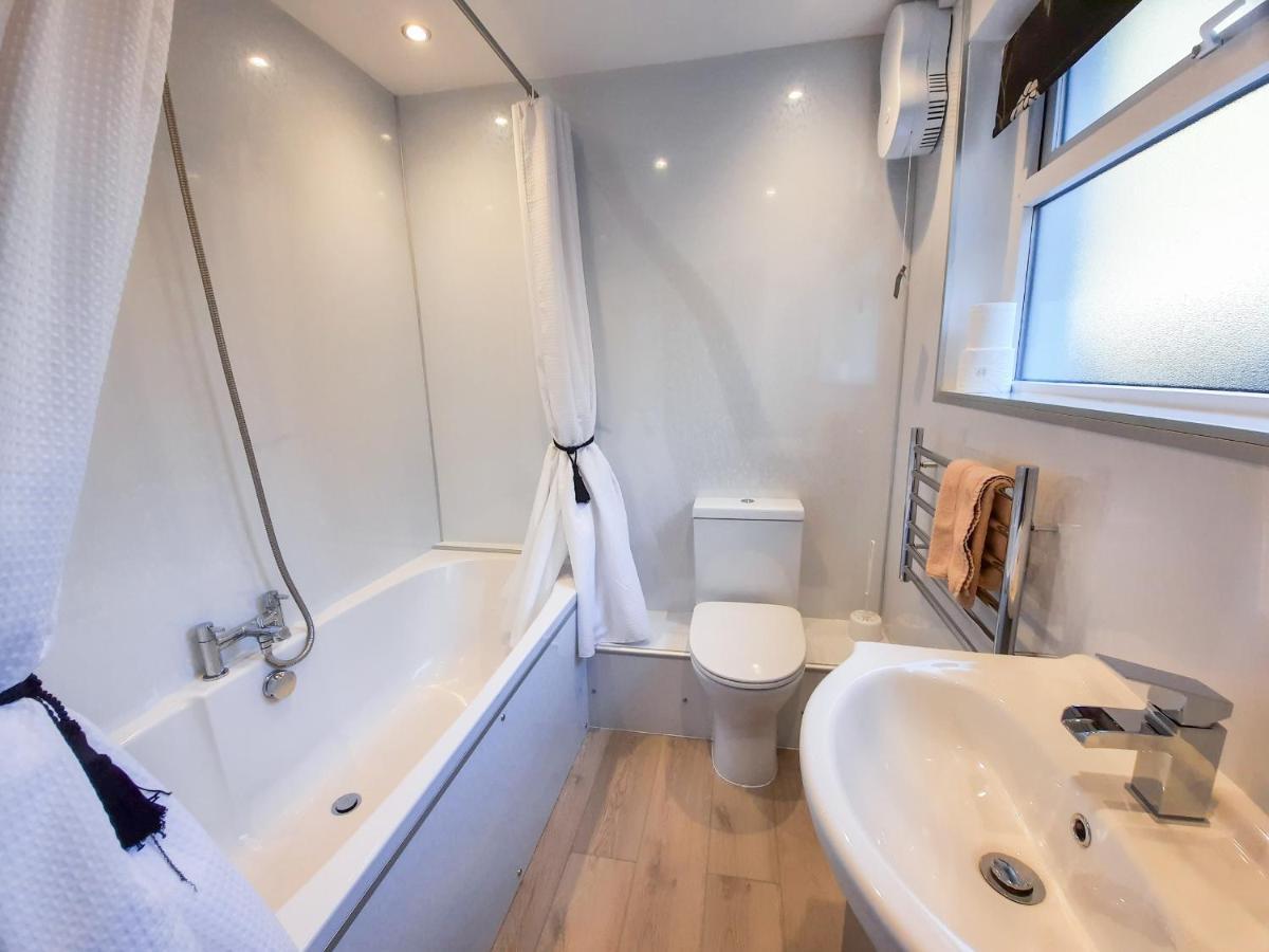 Bwthyn Ger Afon Riverplace Cottage 블레노페스티니오그 외부 사진