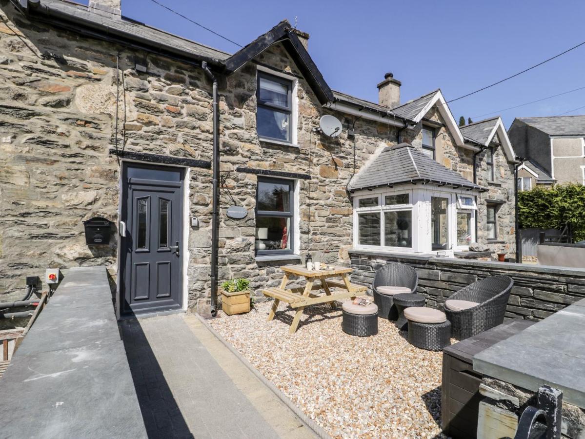 Bwthyn Ger Afon Riverplace Cottage 블레노페스티니오그 외부 사진