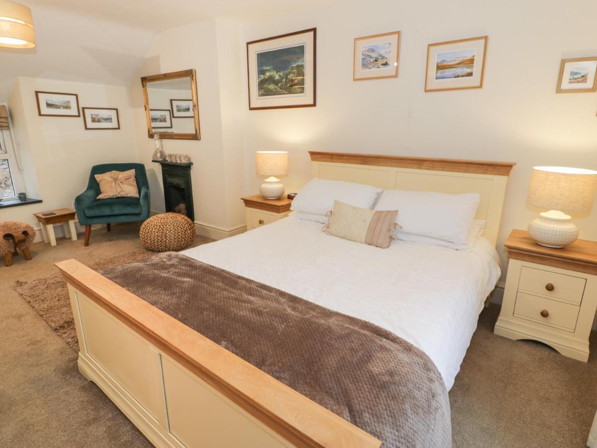 Bwthyn Ger Afon Riverplace Cottage 블레노페스티니오그 외부 사진